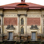 Loreta Rumburk. Východní strana loretánské kaple s motivem Narození Panny Marie a Zanoubení sv. Josefu. Foto Jiří Stejskal